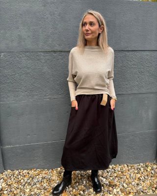 DOSKLADNĚNO 🥰 Netopýři svetříky ve třech barvách 👉 https://www.butikn.cz/svetr-netopyriho-strihu/